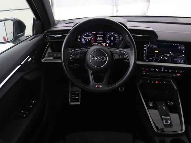 Audi A3 30 TFSI S edition | Stoelverwarming | Park Assist | Carplay | Sportstoelen | Half leder | Virtual Cockpit | Full LED | Navigatie | Bluetooth | Climate control | Cruise control