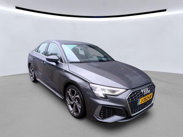Audi A3 Limousine 35 TFSI 150pk S-Tronic S edition / LED / Navigatie / Parkeersensoren / Clima / 18" LMV