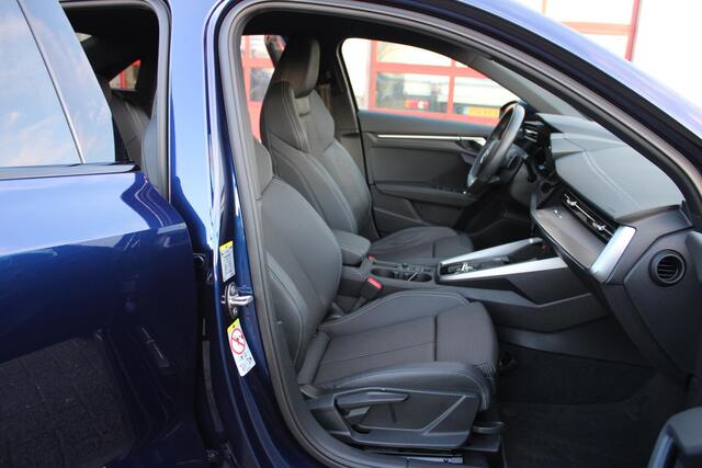 Audi A3 Limousine 35 TFSI S edition Matrix Led/Sfeer/NL Auto!!