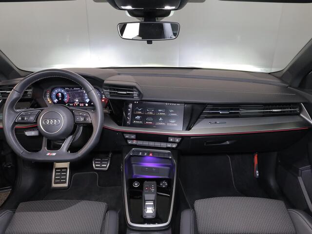 Audi A3 Limousine 30 TFSI S edition 110 pk S-tronic | Navigatie | Parkeersensoren achter | LED koplampen | Stoelverwarming | S-Line |
