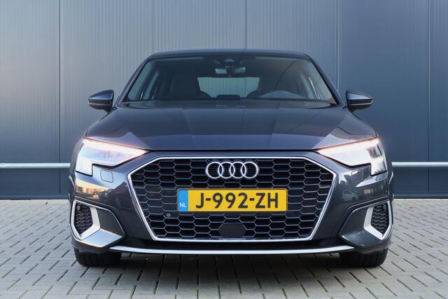 Audi A3 Limousine 35 TFSI Business edition Automaat | Panoramadak | Virtual Cockpit | Trekhaak | Sportstoelen | Climate Control