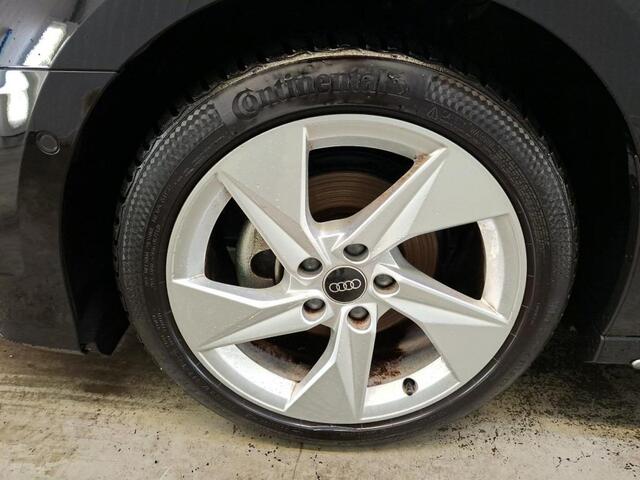 Audi A3 Limousine 30 TFSI S edition Navigatie Apple Carplay/Android Auto Parkeersensoren Adaptive Cruise Control Virtual Cockpit Climate Control Getinte ramen Lichtmetalen velgen