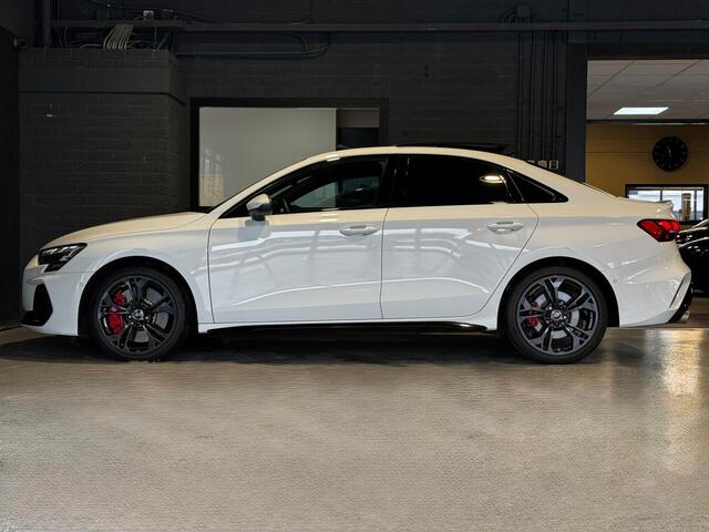 Audi A3 Limousine 2.0 TFSI S3 quattro |Pano |Akrapovic |SONOS |Alcantara |Sfeer |Camera |ACC