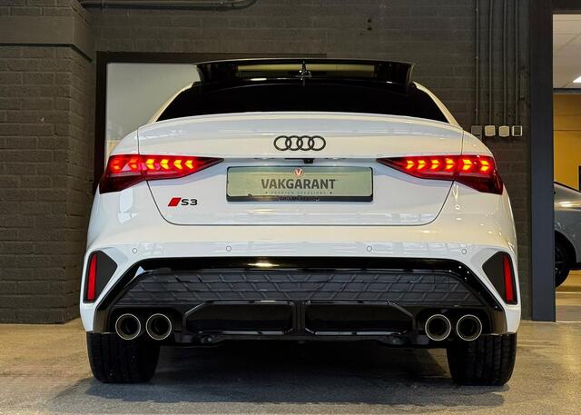 Audi A3 Limousine 2.0 TFSI S3 quattro |Pano |Akrapovic |SONOS |Alcantara |Sfeer |Camera |ACC