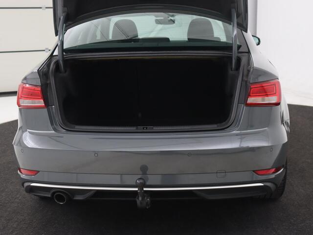 Audi A3 1.0 TFSI Design Pro Line Plus | Stoelverwarming | Trekhaak | Sportstoelen | Full LED | Navigatie | DAB | Cruise control | Climate control | Parkeerhulp | Bluetooth
