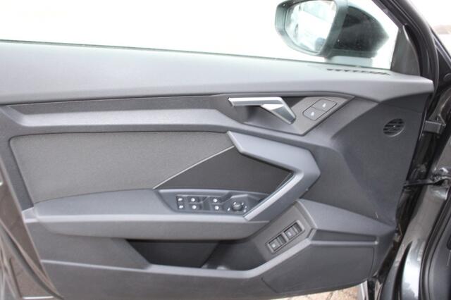 Audi A3 45TFSIe S-Line Edit.Camera ADCR Climate Apple Blackline 18LM Nw.st