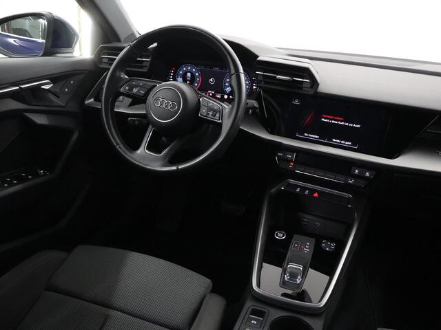 Audi A3 Limousine 35 TFSI Business edition | Adaptieve Cruise Control | Trekhaak afneembaar | Dynamic LED | Sportstoelen | Digitaal Dashboard | DAB | Navigatie | Climate Control | Privacy Glass |