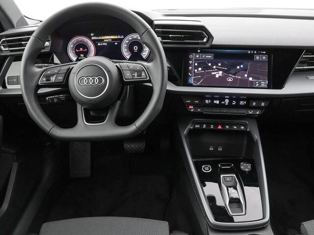 Audi A3 Limousine 30 TFSI Advanced edition 116 PK · Assis.pak Driving+Parking plus · Privacyglas · 3-spaaks sport mf+ afgevl padd
