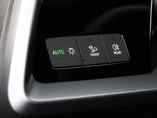 Audi A3 Limousine 30 TFSI Advanced edition 116 PK · Assis.pak Driving+Parking plus · Privacyglas · 3-spaaks sport mf+ afgevl padd