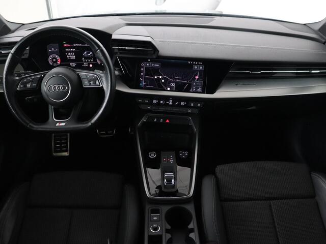 Audi A3 35 TFSI S edition | Carplay | Navigatie | Sportstoelen | Half leder | Full LED | Camera | Virtual Cockpit | 19'' | Climate control | Bluetooth | Cruise control | S Line