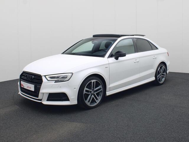 Audi A3 Limousine 35 TFSI/150PK S Line · Panoramadak · Trekhaak · Camera + Parkeersensoren