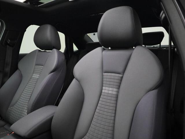 Audi A3 Limousine 35 TFSI/150PK S Line · Panoramadak · Trekhaak · Camera + Parkeersensoren
