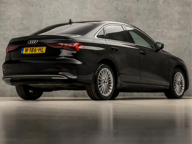 Audi A3 Limousine 30 TFSI Sport Automaat (APPLE CARPLAY, GROOT NAVI, CLIMATE, SPORTSTOELEN, GETINT GLAS, CRUISE, SPORTSTUUR, LANE ASSIST, NIEUWSTAAT)