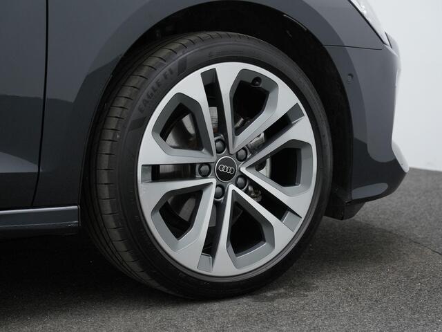 Audi A3 Limousine 30 TFSI 116 pk S-tronic Business edition | Navigatie | Parkeersensoren voor/achter | Carplay | Park Assist