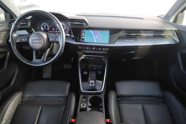 Audi A3 Limousine 30 TFSI Business edition Automaat Panoramadak 18 inch LMV Full LED Lederen bekleding Navigatie Carplay Android