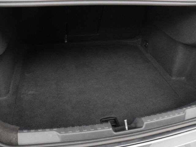 Audi A3 30 TFSI S edition | Leder | Virtual Cockpit | Carplay | Sportstoelen | Full LED | DAB | Climate control | Parkeerhulp | Navigatie | Cruise control