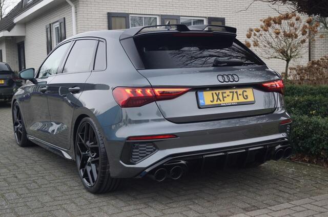 Audi A3 Sportback 45 TFSIe (245pk) 3X S-line Carbon/Matrix LED/HUD/BenO/19 inch VOL!