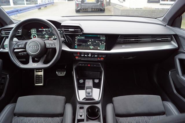 Audi A3 Sportback 45 TFSIe (245pk) 3X S-line Carbon/Matrix LED/HUD/BenO/19 inch VOL!
