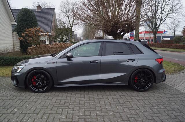 Audi A3 Sportback 45 TFSIe (245pk) 3X S-line Carbon/Matrix LED/HUD/BenO/19 inch VOL!
