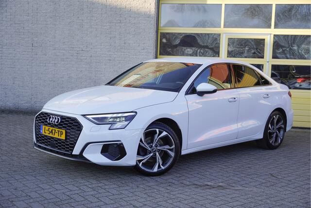 Audi A3 Limousine 30 TFSI Automaat! Advanced Edition BJ2021 Lmv 18" | Led V+A | Pdc | Navi | Dynamische knipperlichten | Afneembare trekhaak | App-Connect | Virtual cockpit | Climate control | Cruise control | Sportstoelen | Extra getint glas