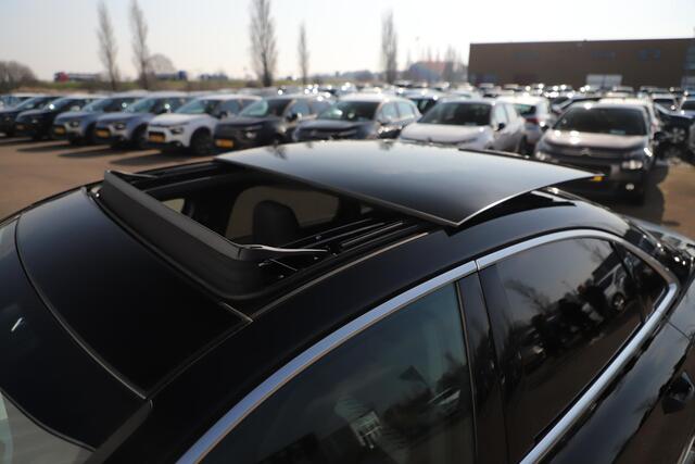 Audi A3 Limousine 30 TFSI Business edition Automaat Panoramadak Sportstoelen LED Virtual Cockpit Navigatie Carplay Android