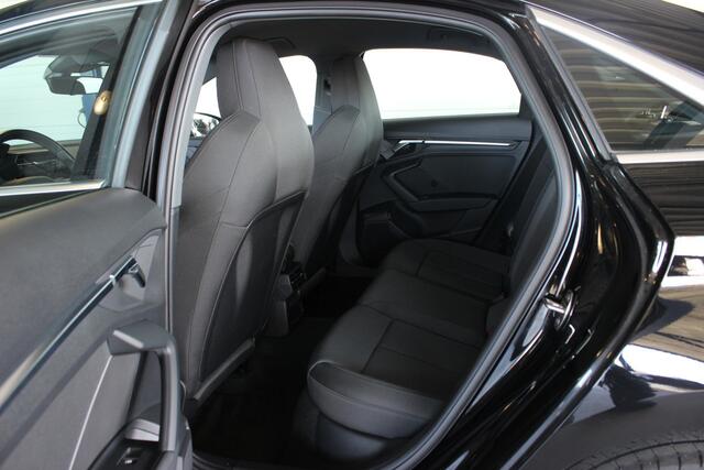 Audi A3 Limousine 30 TFSI Advanced edition Adapt. Cruise | Carplay | Sportstoelen | Navi | Full LED | Clima | 17" LMV | PDC V+A