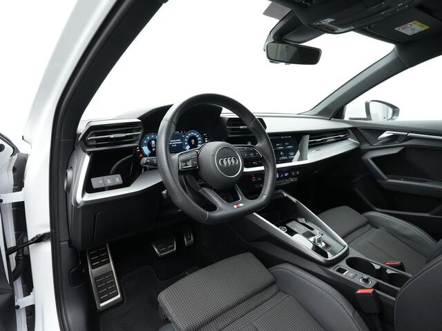 Audi A3 Limousine 30 TFSI 110 pk S-tronic S edition / S-Line | Navigatie | Adaptive Cruise | Sportonderstel