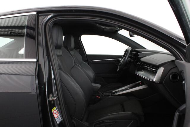 Audi A3 Limousine 35 TFSI edition one > S line interieur/Matrix-LED/Sfeerverlichting