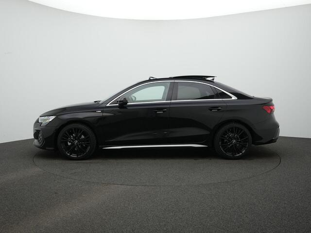 Audi A3 Limousine 30 TFSI 116 pk S-tronic S edition / S-Line | Glazen Panoramadak | Lichtpakket Pro ambient Light | Warmtewerend glas donker getint |