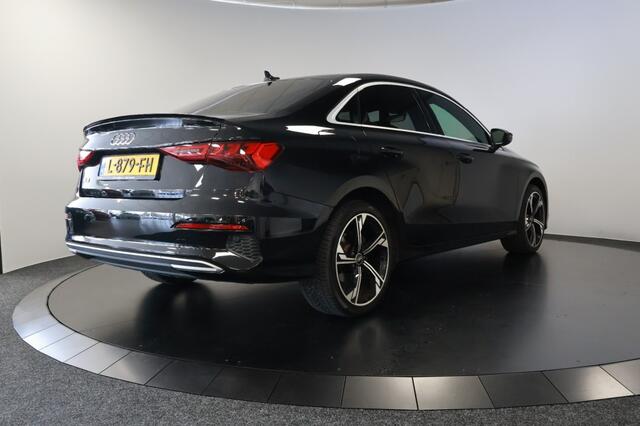 Audi A3 30 TFSI ambient light S-tronic Carplay Lane assist
