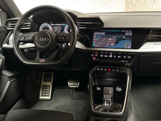 Audi A3 Limousine 30 TFSI S-Line Sport Automaat (2X S-LINE, APPLE CARPLAY, GROOT NAVI, STOELVERWARMING, GETINT GLAS, ADAPTIVE CRUISE, SPORTSTOELEN, LEDER, LANE ASSIST, NIEUWSTAAT)