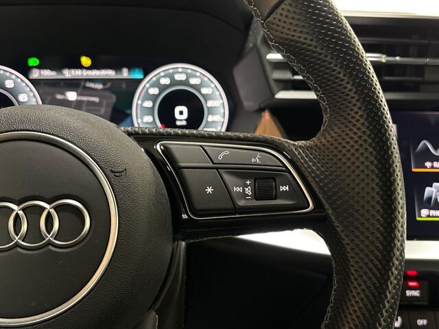 Audi A3 Limousine 30 TFSI S-Line Sport Automaat (2X S-LINE, APPLE CARPLAY, GROOT NAVI, STOELVERWARMING, GETINT GLAS, ADAPTIVE CRUISE, SPORTSTOELEN, LEDER, LANE ASSIST, NIEUWSTAAT)