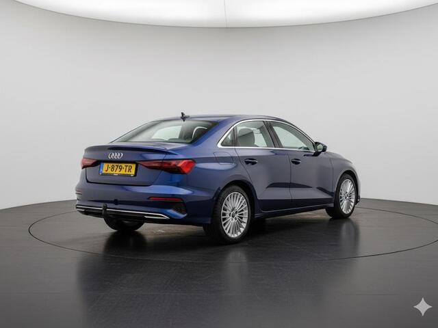 Audi A3 Limousine 35 TFSI Business edition 150PK S-tronic | Panorama dak | Trekhaak | Clima | Parkeer sensoren |