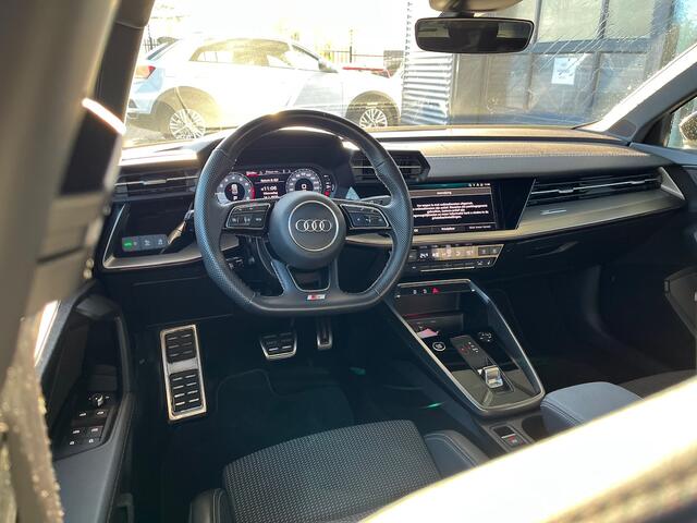 Audi A3 Limousine 30 TFSI S edition / Ambient+ / Virtual cockpit / Cruise control adaptief / Stoelverwarming voorzijde / 17'' LMV