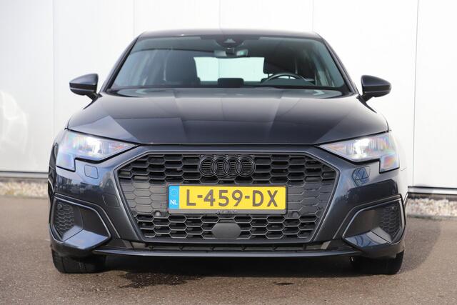 Audi A3 Limousine 30 TFSI Pro Line Automaat Black Edition Navigatie Carplay Android Climate Cruise Control Parkeersensor LED Rijstrooksensor 18 inch RS Look Velgen All-season banden!