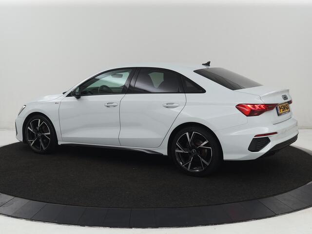 Audi A3 30 TFSI S edition | Stoelverwarming | Carplay | Virtual Cockpit | Sportstoelen | Navigatie | Full LED | DAB | Audi Sound | Cruise control | Getint glas | Climate control | Bluetooth | S Line