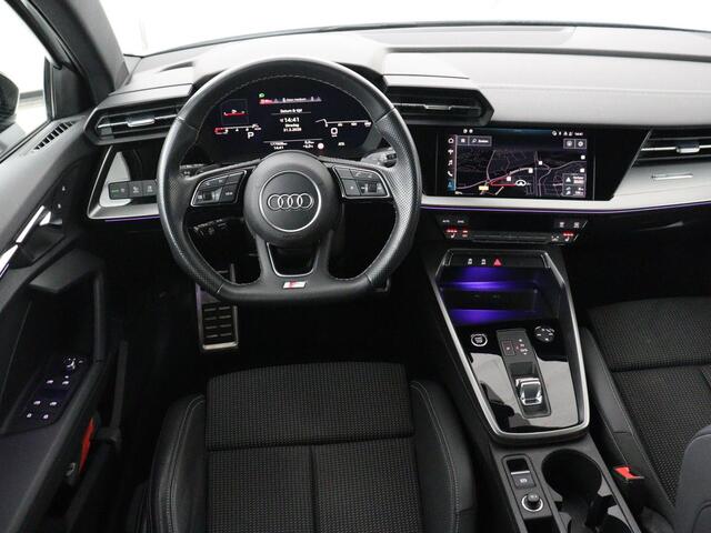 Audi A3 30 TFSI S edition | Stoelverwarming | Carplay | Virtual Cockpit | Sportstoelen | Navigatie | Full LED | DAB | Audi Sound | Cruise control | Getint glas | Climate control | Bluetooth | S Line