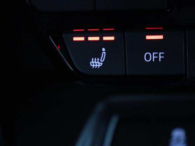 Audi A3 30 TFSI S edition | Stoelverwarming | Carplay | Virtual Cockpit | Sportstoelen | Navigatie | Full LED | DAB | Audi Sound | Cruise control | Getint glas | Climate control | Bluetooth | S Line