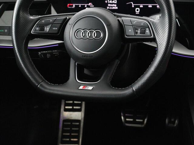 Audi A3 30 TFSI S edition | Stoelverwarming | Carplay | Virtual Cockpit | Sportstoelen | Navigatie | Full LED | DAB | Audi Sound | Cruise control | Getint glas | Climate control | Bluetooth | S Line