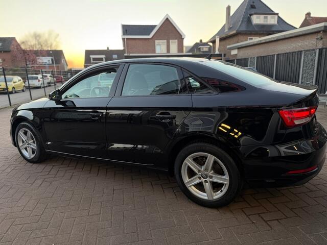 Audi A3 LIMOUSINE 1.0 TFSI SPORT AUT. S-Line / NAVI / CRUISE / PDC / XENON / STOELVERW.