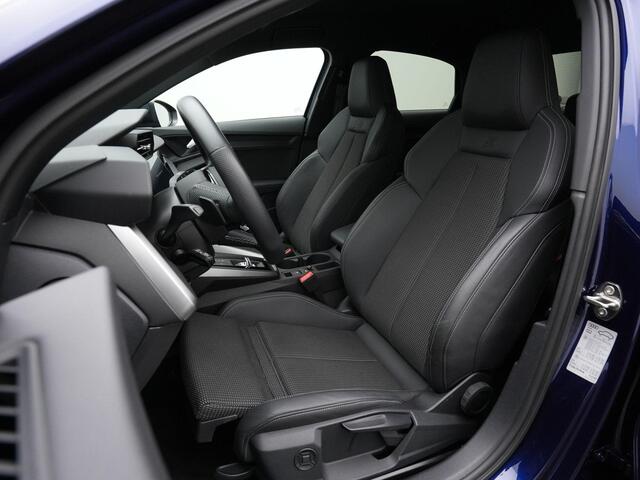 Audi A3 Limousine 35 TFSI 150 pk S-tronic S-Line | Trekhaak | Achteruitrijcamera | Adaptive Cruise | Stoelverwarming | Carplay