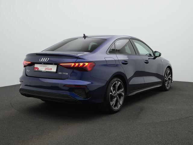 Audi A3 Limousine 35 TFSI 150 pk S-tronic S-Line | Trekhaak | Achteruitrijcamera | Adaptive Cruise | Stoelverwarming | Carplay