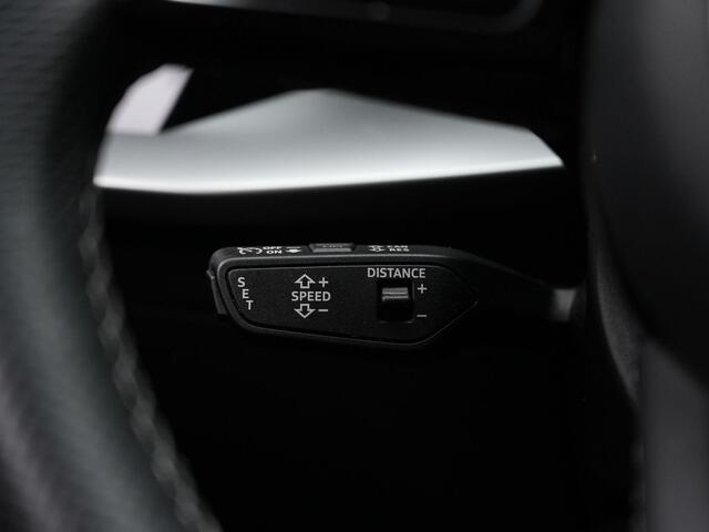 Audi A3 Limousine 35 TFSI 150 pk S-tronic S-Line | Trekhaak | Achteruitrijcamera | Adaptive Cruise | Stoelverwarming | Carplay