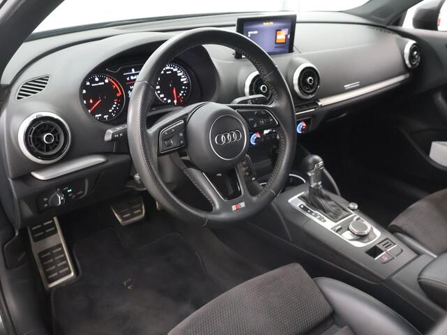 Audi A3 Limousine 30 TFSI Sport S Line Edition | Sportstoelen | Navigatie | Stuurverwarming | Cruise Control | Climate Control | Alcantara/Lederen Interieur | LED |