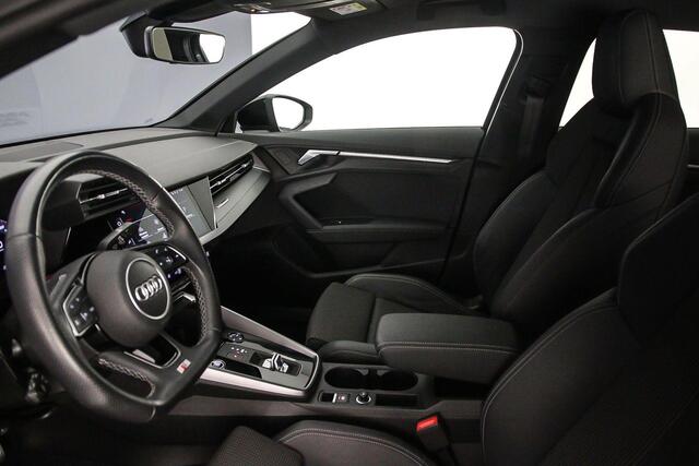 Audi A3 Limousine 30 TFSI S edition | LED matrix koplampen | Achteruitrijcamera | Navigatie | Cruise control | Virtual cockpit | Stoelverwarming