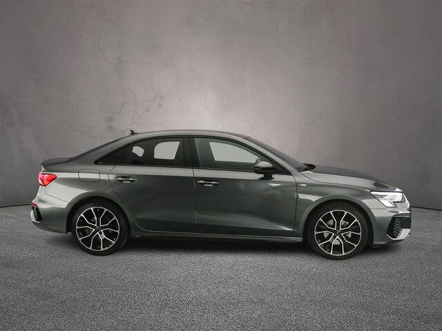 Audi A3 Limousine 30 TFSI S edition | LED matrix koplampen | Achteruitrijcamera | Navigatie | Cruise control | Virtual cockpit | Stoelverwarming