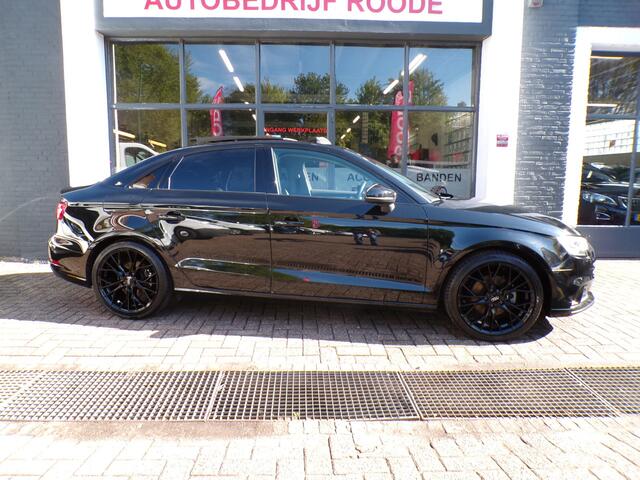 Audi A3 Limousine 35 TFSI CoD Automaat Black Edition PANORAMA DAK,TOP STAAT!