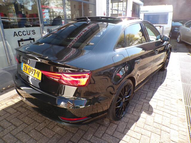 Audi A3 Limousine 35 TFSI CoD Automaat Black Edition PANORAMA DAK,TOP STAAT!