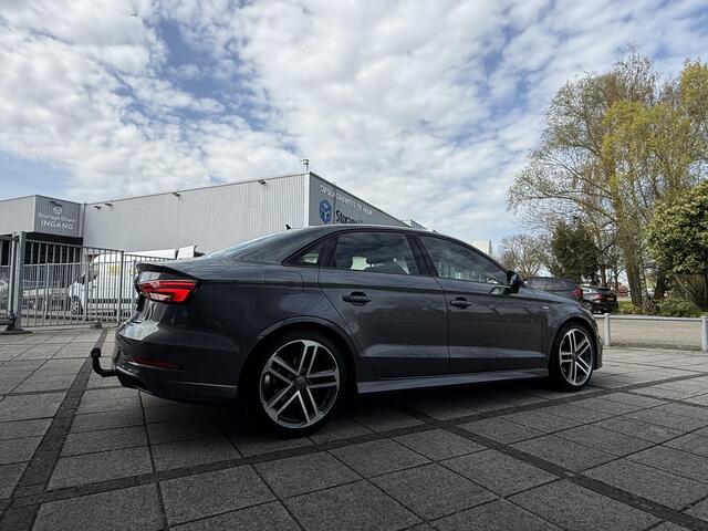 Audi A3 Limousine 30 TFSI S-Line | Trekhaak | Virtual | Navi |