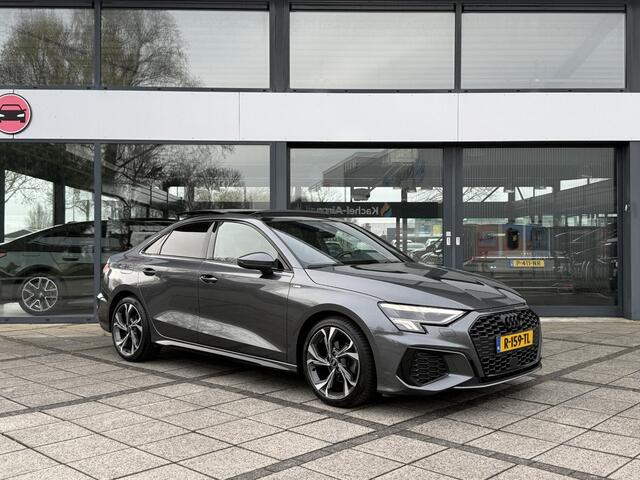 Audi A3 Limousine Aut. 30 TFSI S-Line | Panorama | Stoel verwarming | Virtual |
